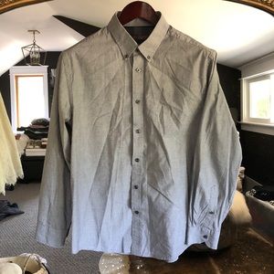 Men’s 100% cotton dress shirt